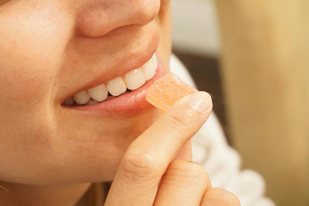 Taches sur les dents : café, tabac ou fluorose, que faire ?
